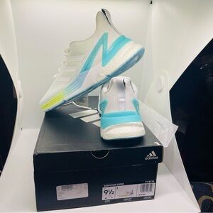 NWT ⭐️ Adidas Response Super athletic shoes💰White and Aqua Athletic Sneakers 9.5